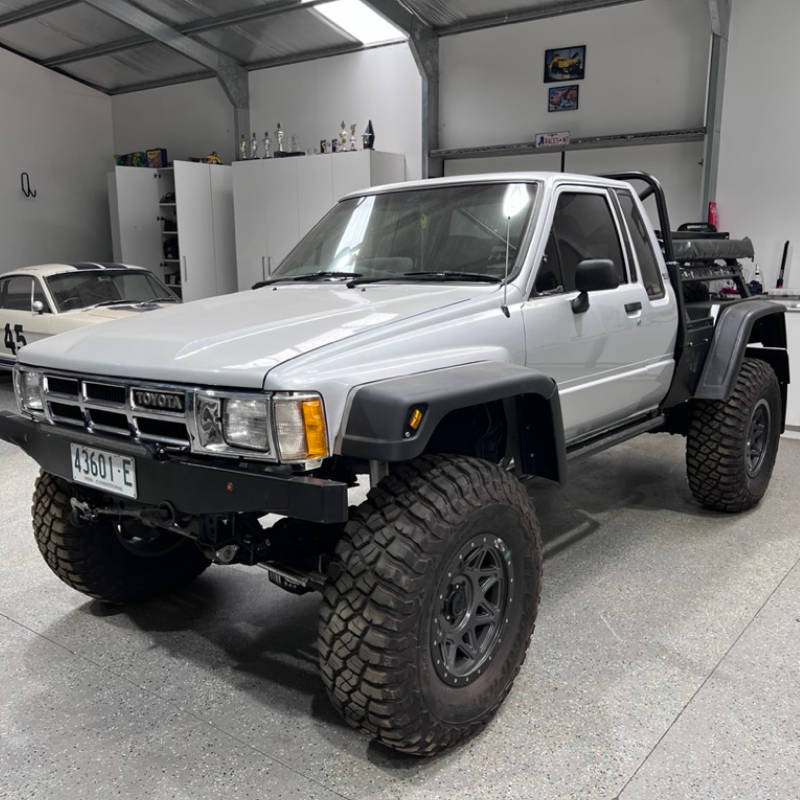 Hilux YN67 chassis and suspension detail — JK G2 diff housings and slide box suspension